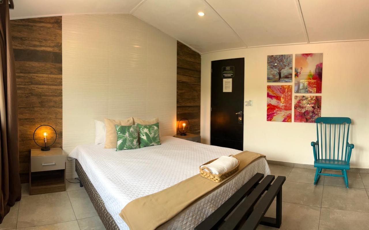 Hotel Boutique Valverde Santa Elena San Salvador Esterno foto