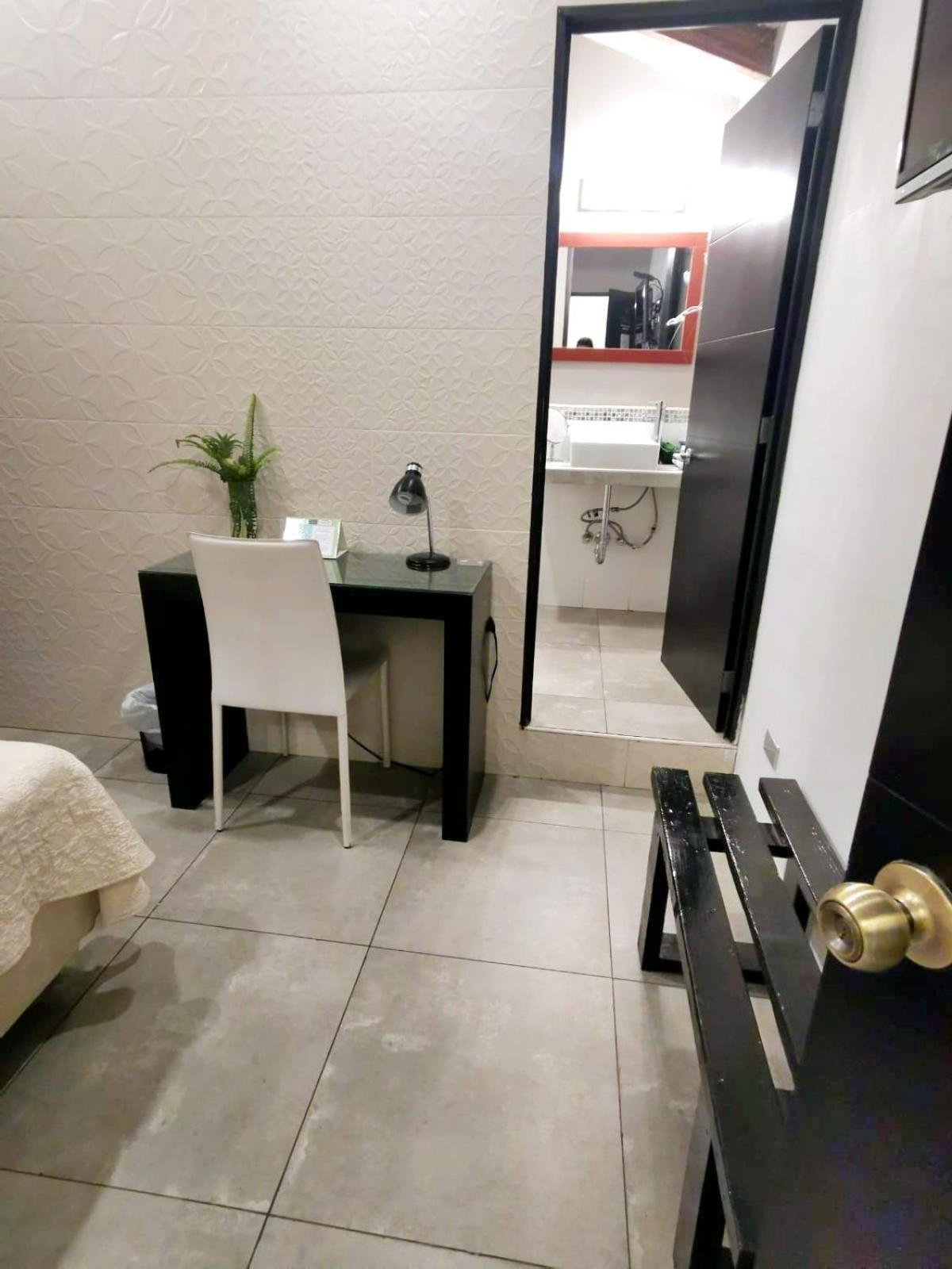 Hotel Boutique Valverde Santa Elena San Salvador Esterno foto